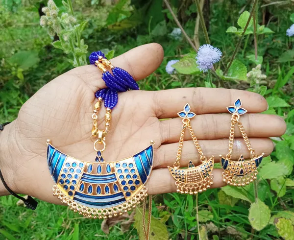Assamese_Traditional_Blue_Colour_Junbiri_Tassel_Set_For_Women
